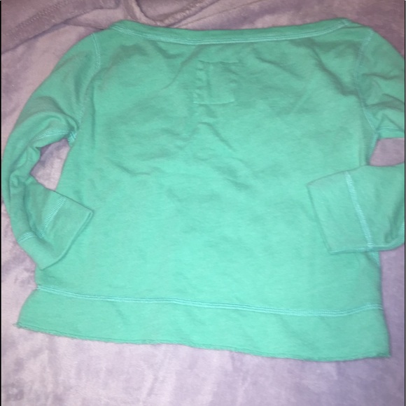 A Hollister crop sweater - Picture 3 of 3